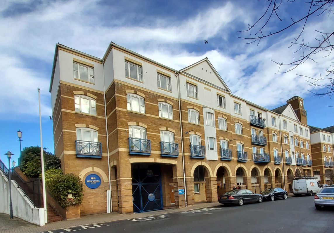 Flat 4 Balmoral Court, Rotherhithe Street, King & Queen Wharf, Rotherhithe, London, SE16 5SH