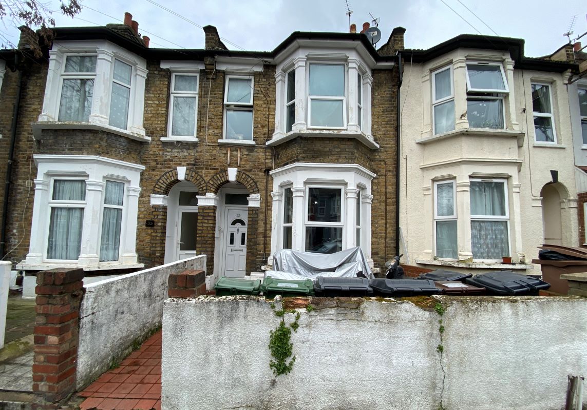 Flat B. 33 Palamos Road, Leyton, London, E10 7JF