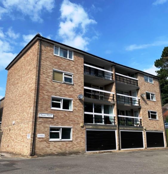 Flat 1 Warner Court, Northlands Drive, Winchester, Hampshire, SO23 7AX