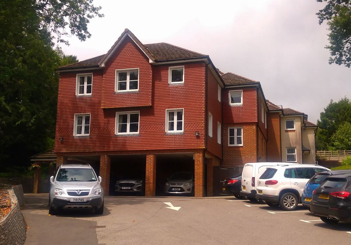 Flat 28 Risingholme Court, High Street, Heathfield, East Sussex, TN21 8GB