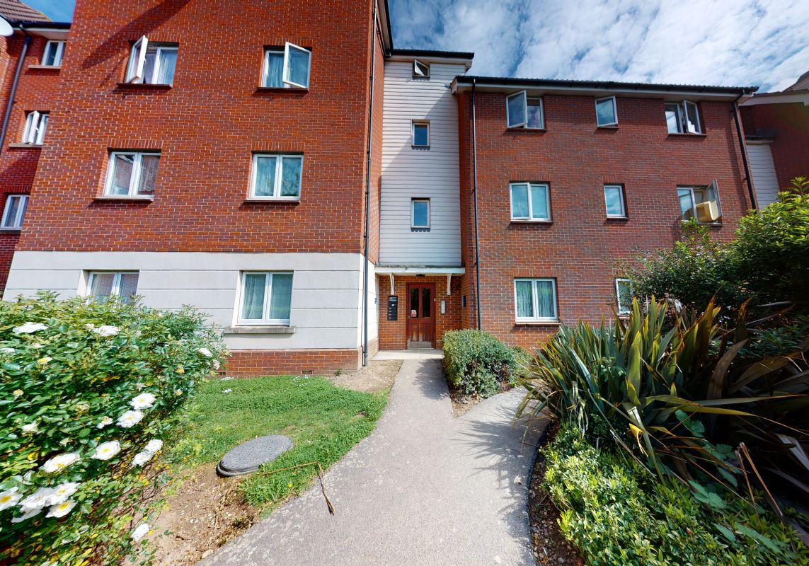 Flat 10 Suffolk Court, Hevingham Drive, Chadwell Heath, Romford, Essex, RM6 4UA