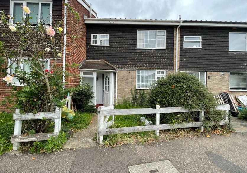 39 Theydon Gardens, Rainham, Essex, RM13 7UX