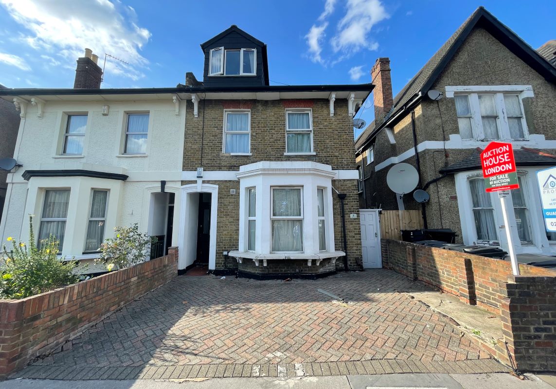 Flat 3, 21 Kidderminster Road, Croydon, Surrey, CR0 2UF