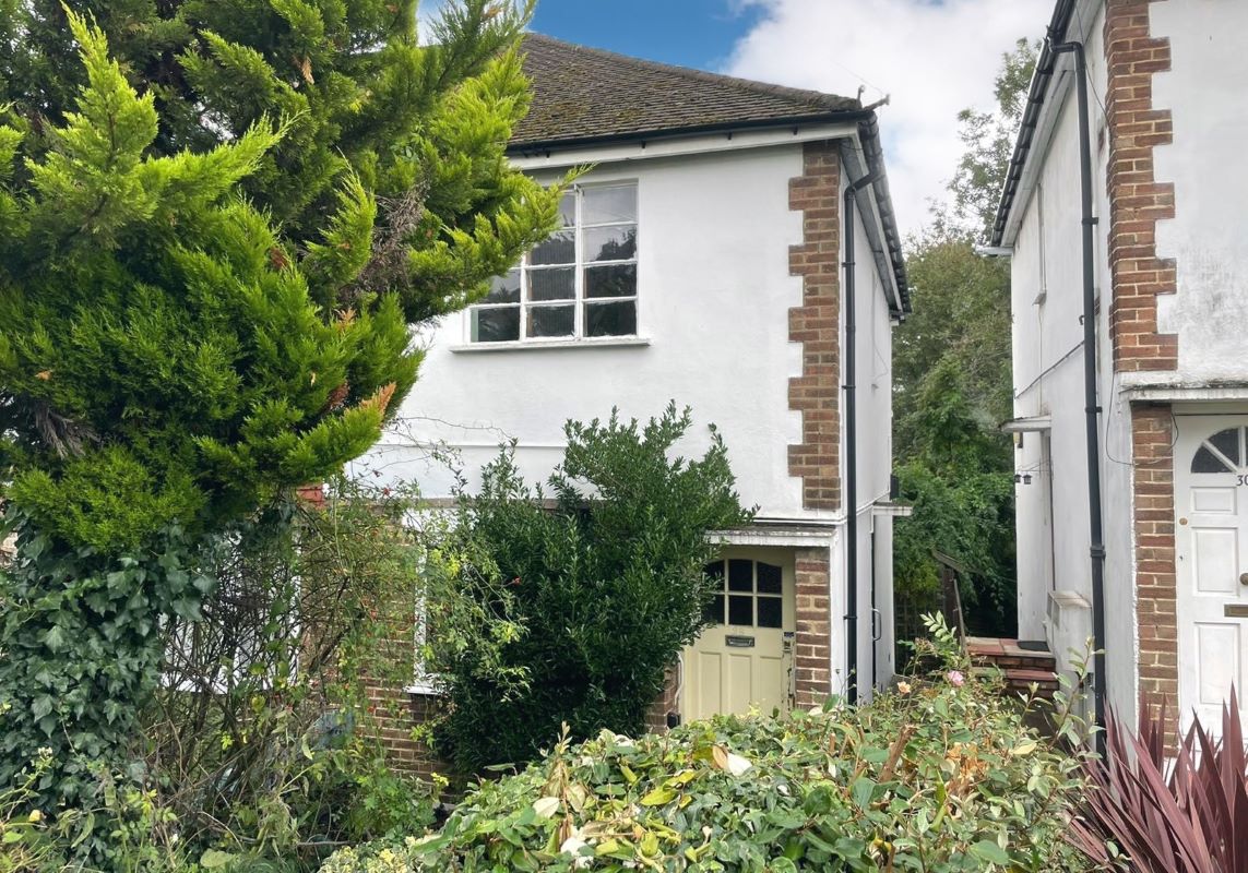 28 Cardrew Close, Finchley, London, N12 9LE