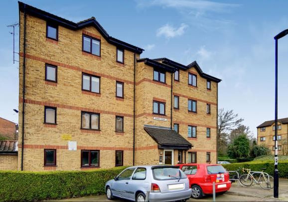 Flat 4 Carew Court, 3 Samuel Close, London, SE14 5RP