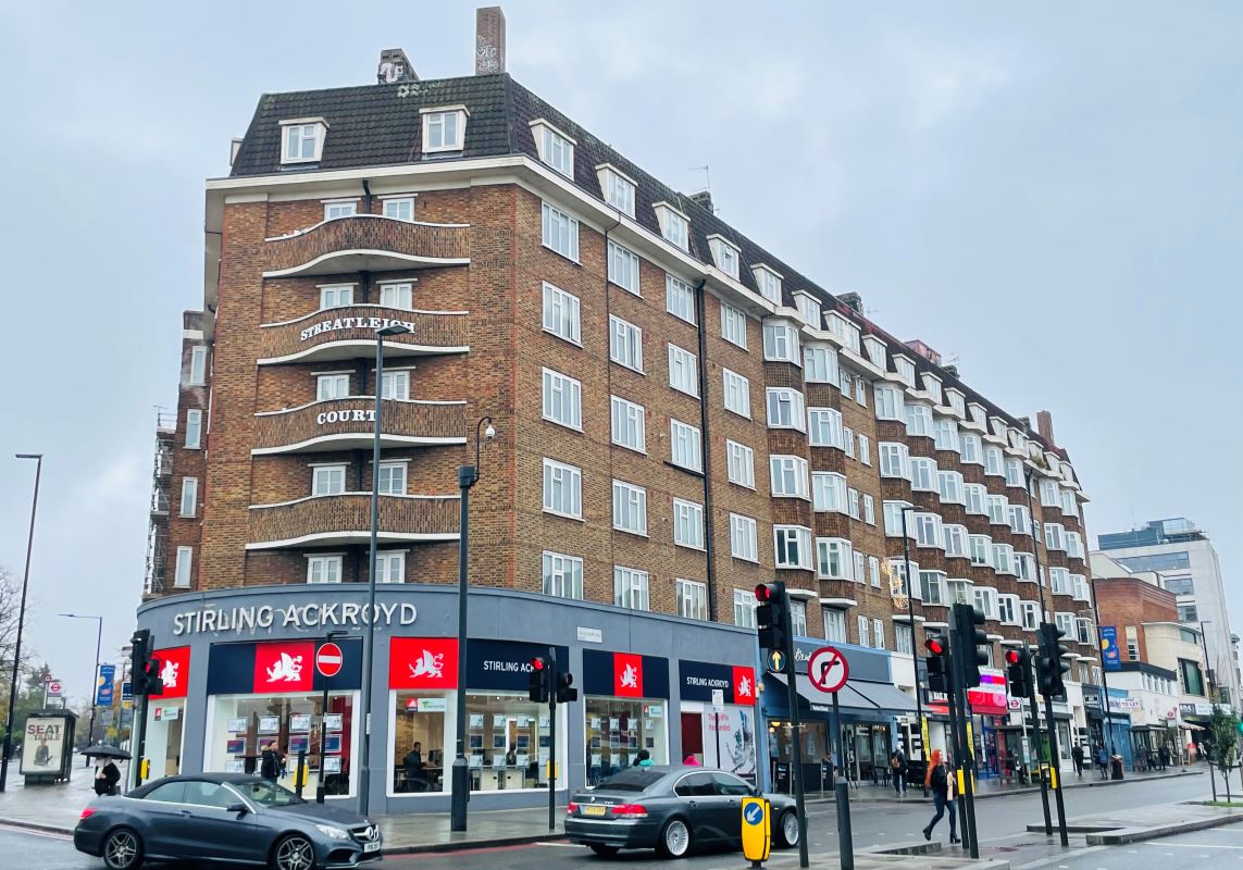 Flat 34 Streatleigh Court, Streatham High Road, Streatham, London, SW16 1EG