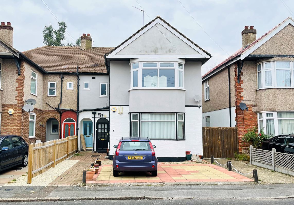 6 Lessington Avenue, Romford, Essex, RM7 9EB