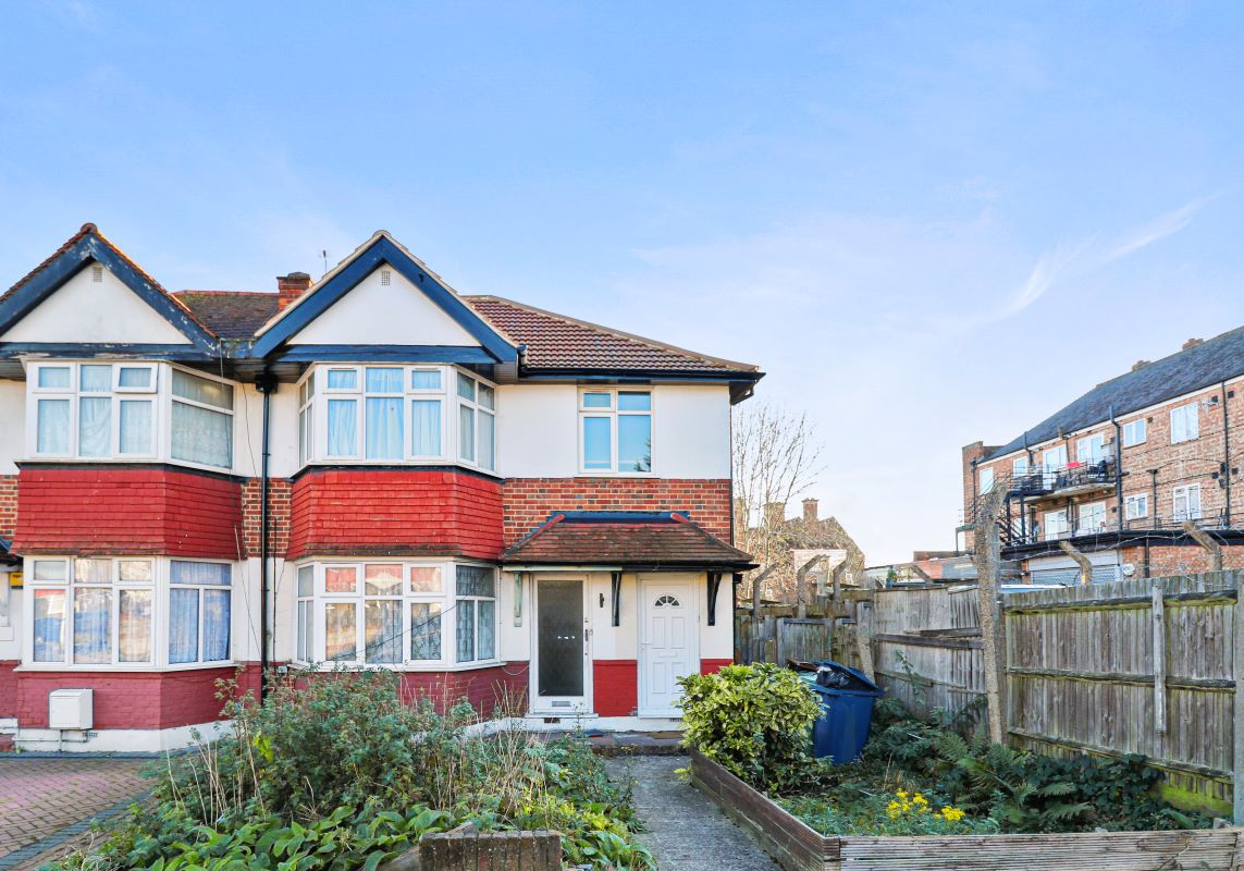 213 Everton Drive, Stanmore, Middlesex, HA7 1EB