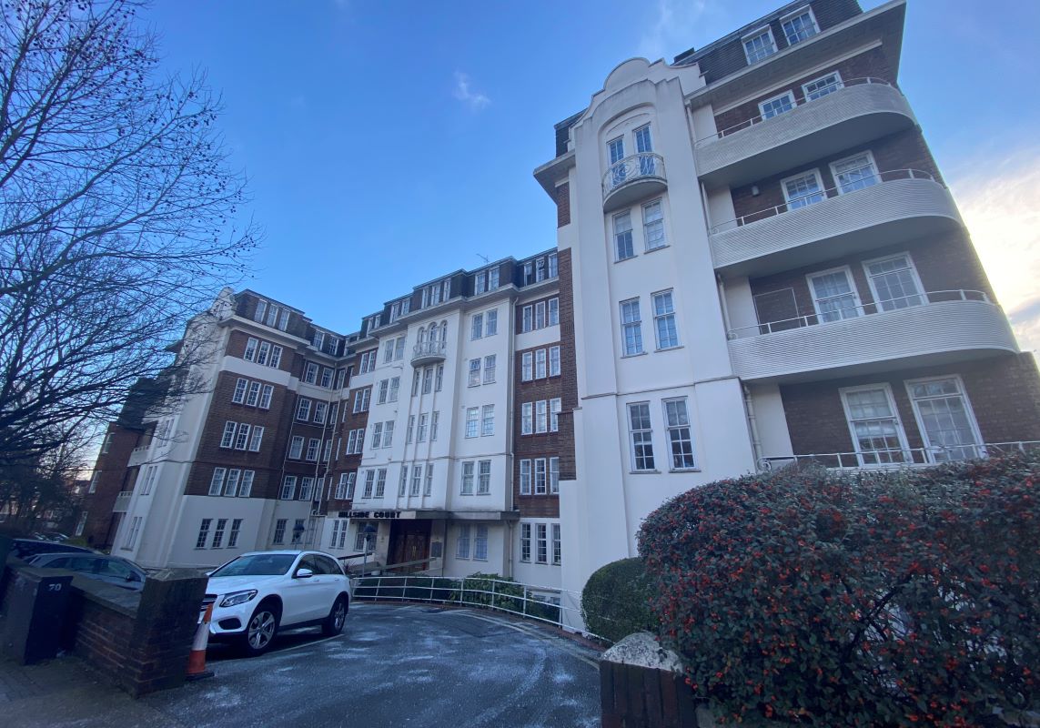 Flat 27 Hillside Court, 409 Finchley Road, Hampstead, London, NW3 6HG