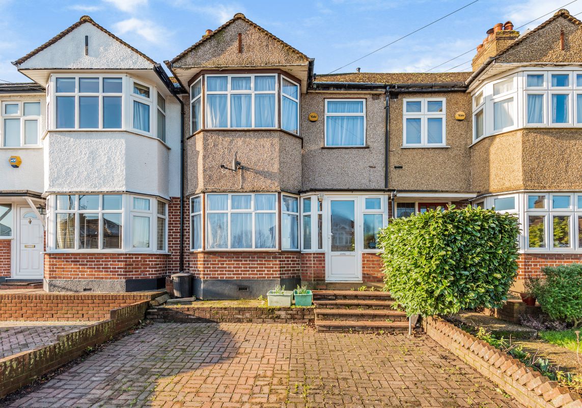 14 Mount Park Road, Pinner, Middlesex, HA5 2JR