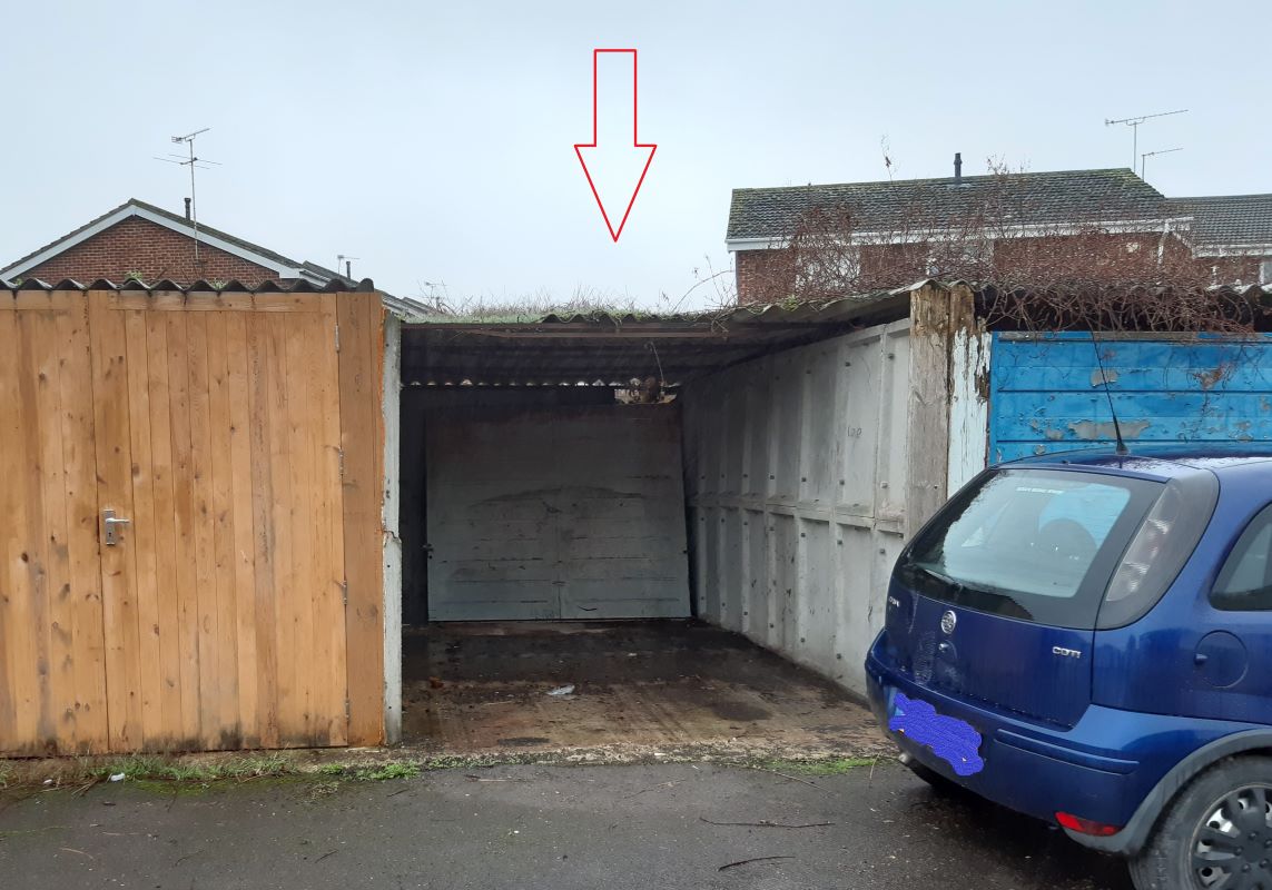 Garage at 27 Kingfishers, Grove, Wantage, Oxfordshire, OX12 7JN