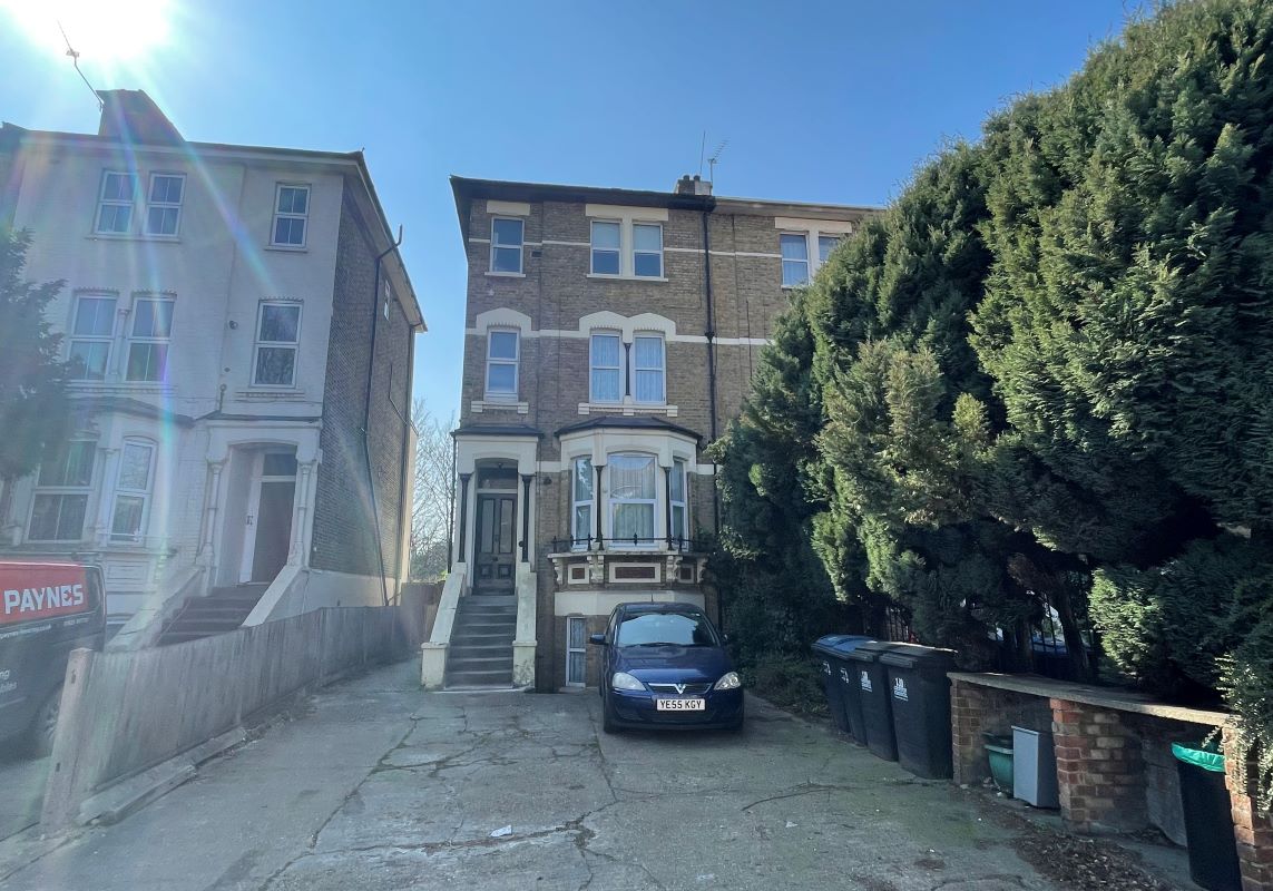 Flat 3, 130 Lower Addiscombe Road, Croydon, Surrey, CR0 6AE