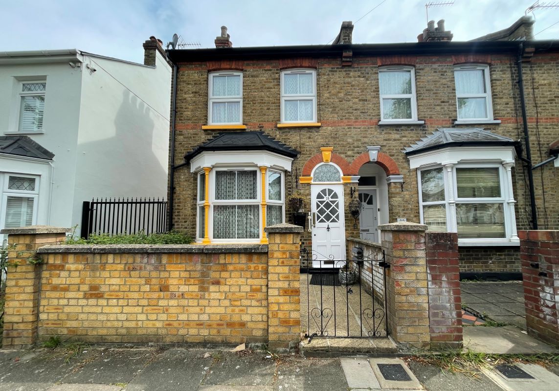 18 Catisfield Road, Enfield, Middlesex, EN3 6BD