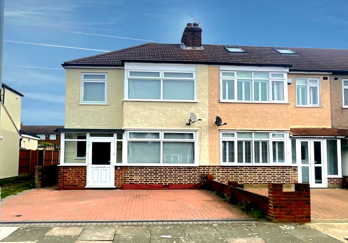 8 Saffron Road, Romford, Essex, RM5 3ES