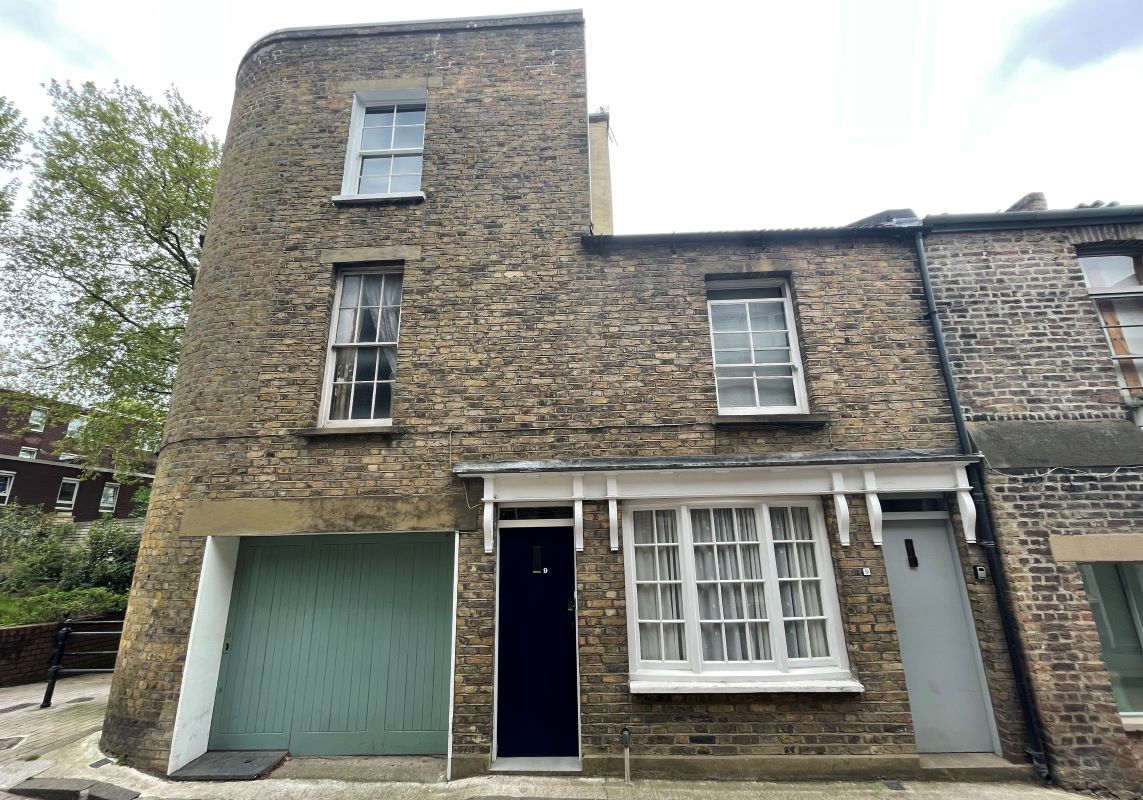 Flat A, 9 Little Green Street, Dartmouth Park, London, NW5 1BL