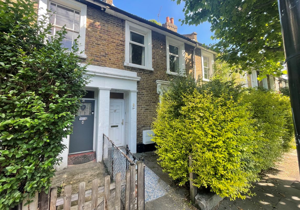 24 Chadwick Road, Peckham Rye, London, SE15 4RA