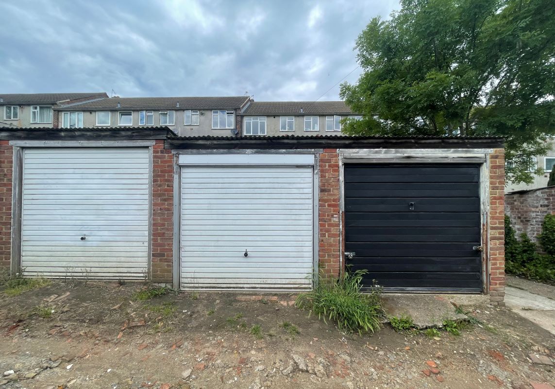 Garage 4, 3-19 Stanley Way, Orpington, Kent, BR5 2HE