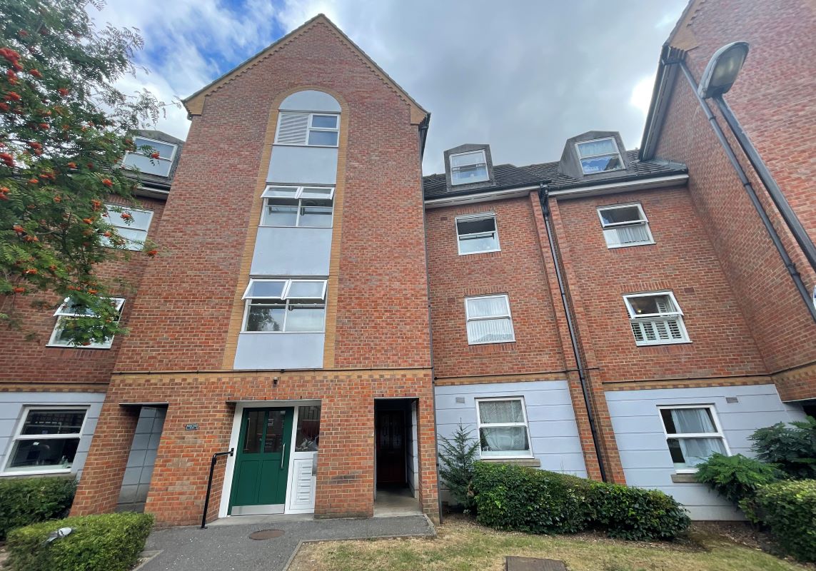 Flat 12 Henley Lodge, 2 Willow Walk, Walthamstow, London, E17 7LB