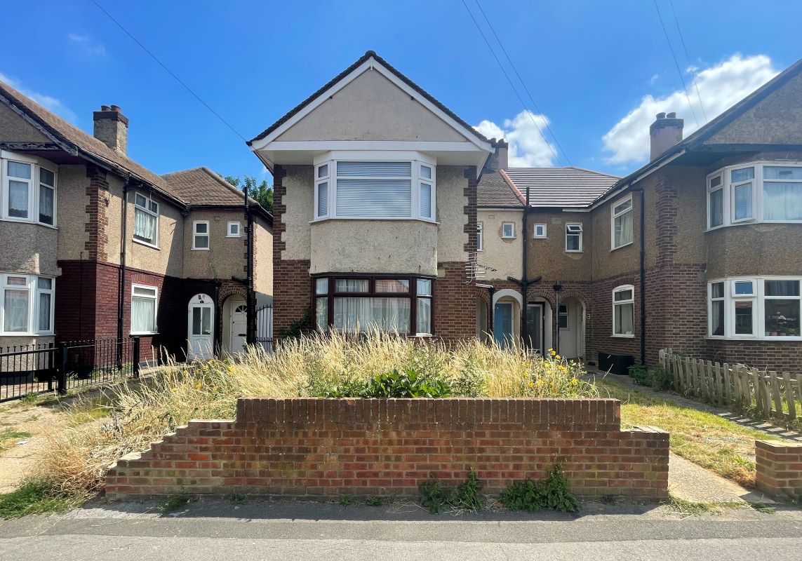 2 Esher Avenue, Romford, Essex, RM7 9EA