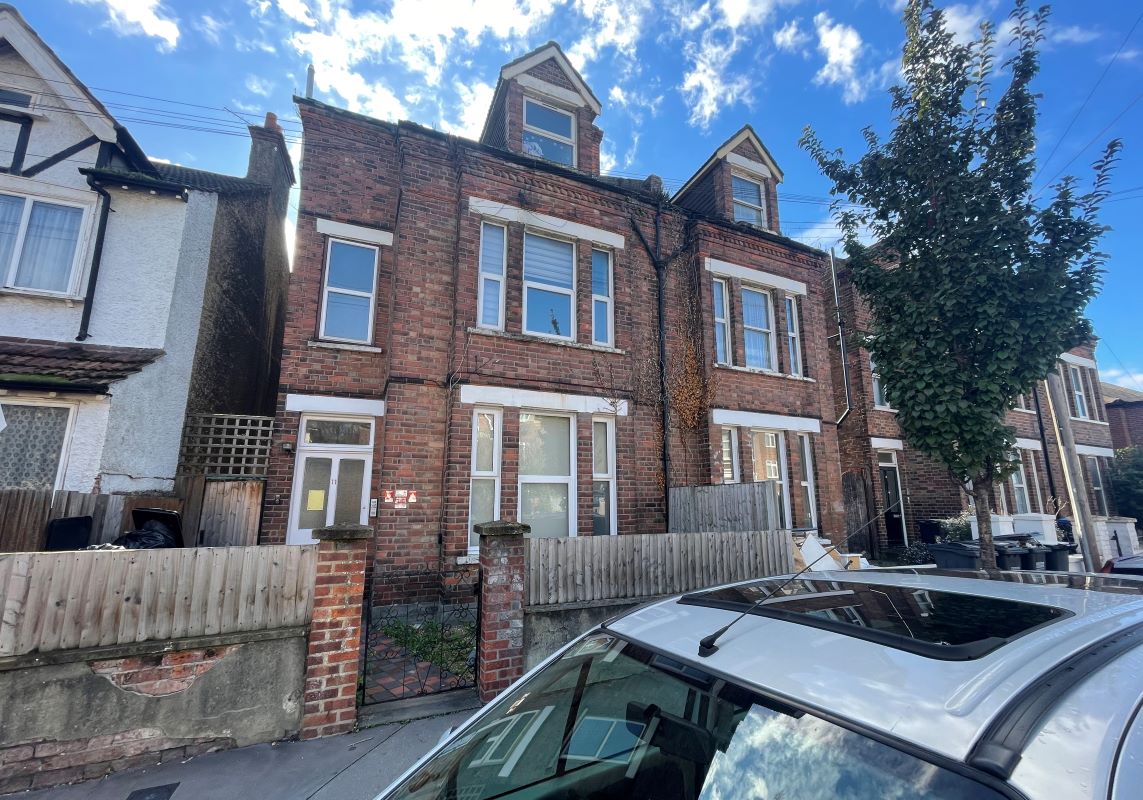 Flat 2, 11 Bulganak Road, Thornton Heath, Croydon, CR7 8JA