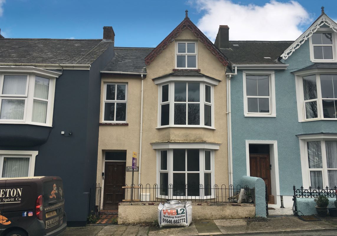 81 Park Street, Pembroke Dock, Dyfed, SA72 6BL