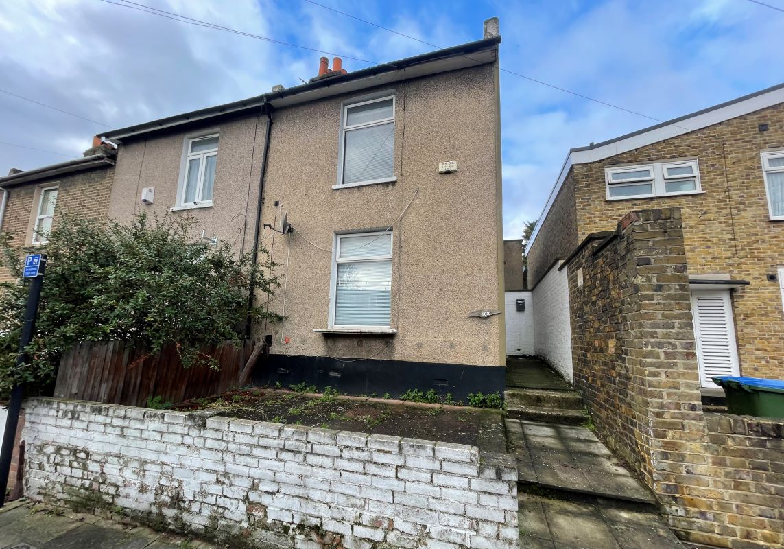 182 Congleton Grove, Plumstead, London, SE18 7HL