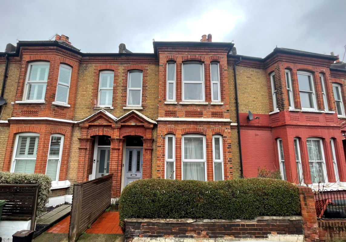 35 Thornbury Road, Brixton Hill, London, SW2 4DL