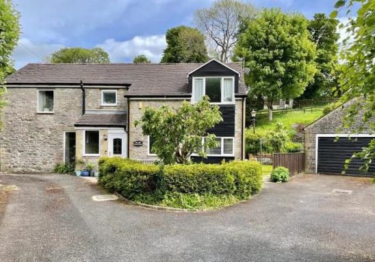 The Old Coach House, Waterswallows Road, Fairfield, Buxton, Derbyshire, SK17 7JJ