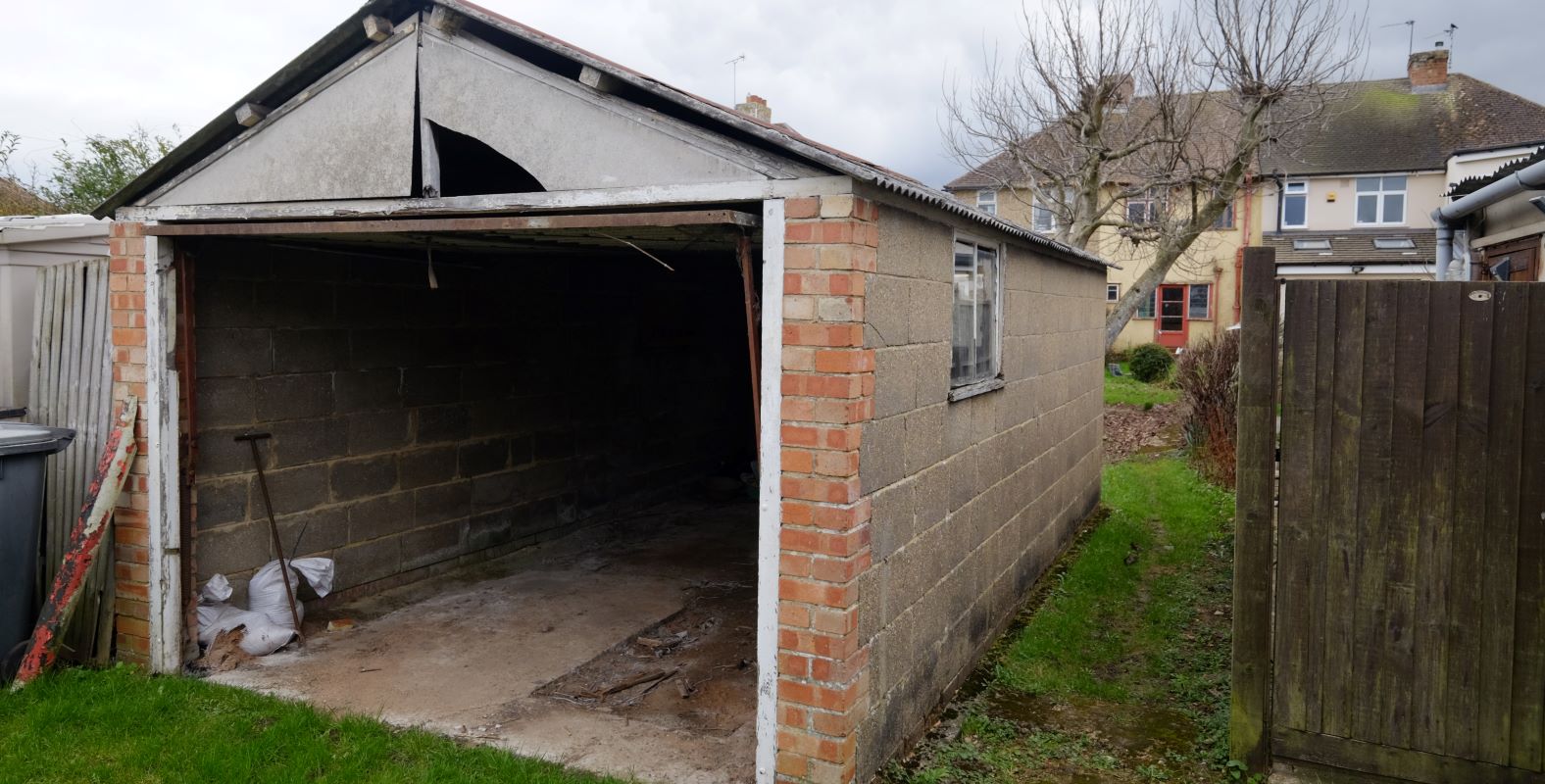 Garage to the Rear of 97 Warwick Avenue, Egham, Surrey, TW20 8LR