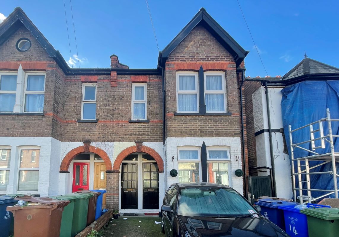 14 Parkfield Road, Harrow, Middlesex, HA2 8LB