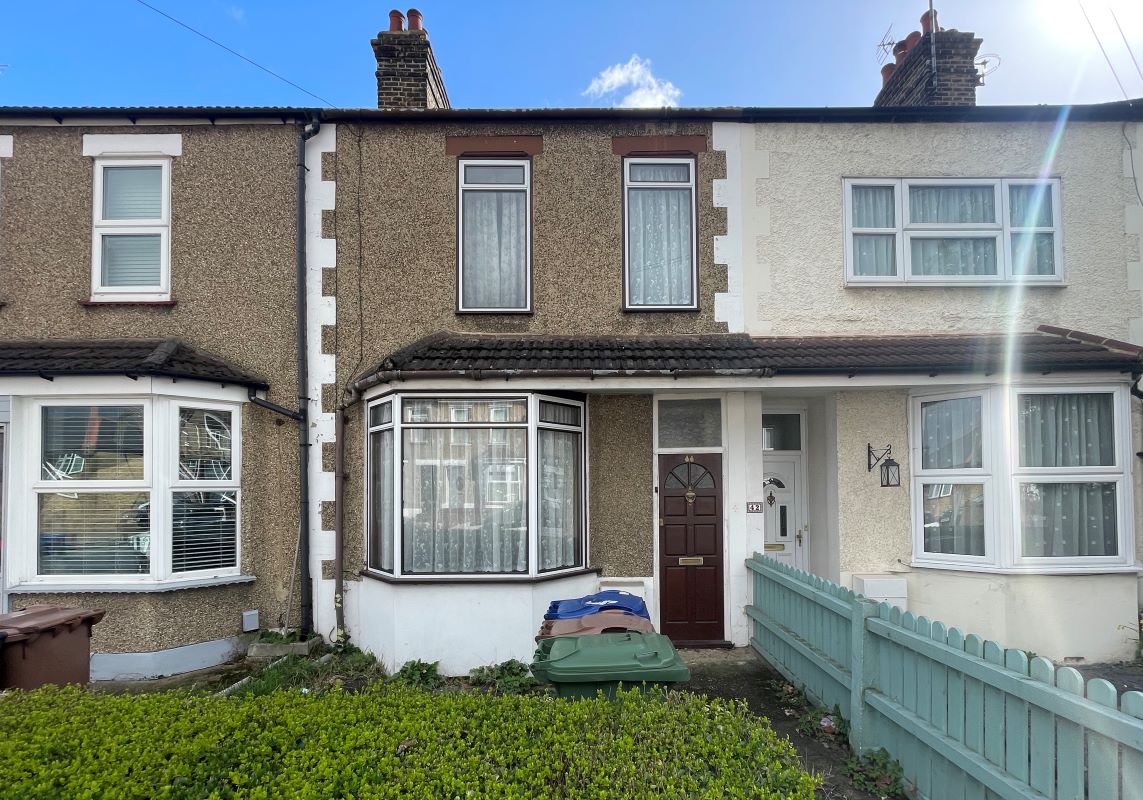 44 Chadwell Road, Grays, Essex, RM17 5SY