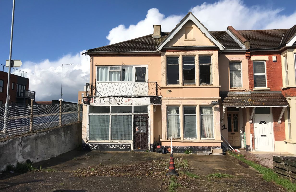 1 Ambleside Drive, Southend-on-Sea, Essex, SS1 2UT