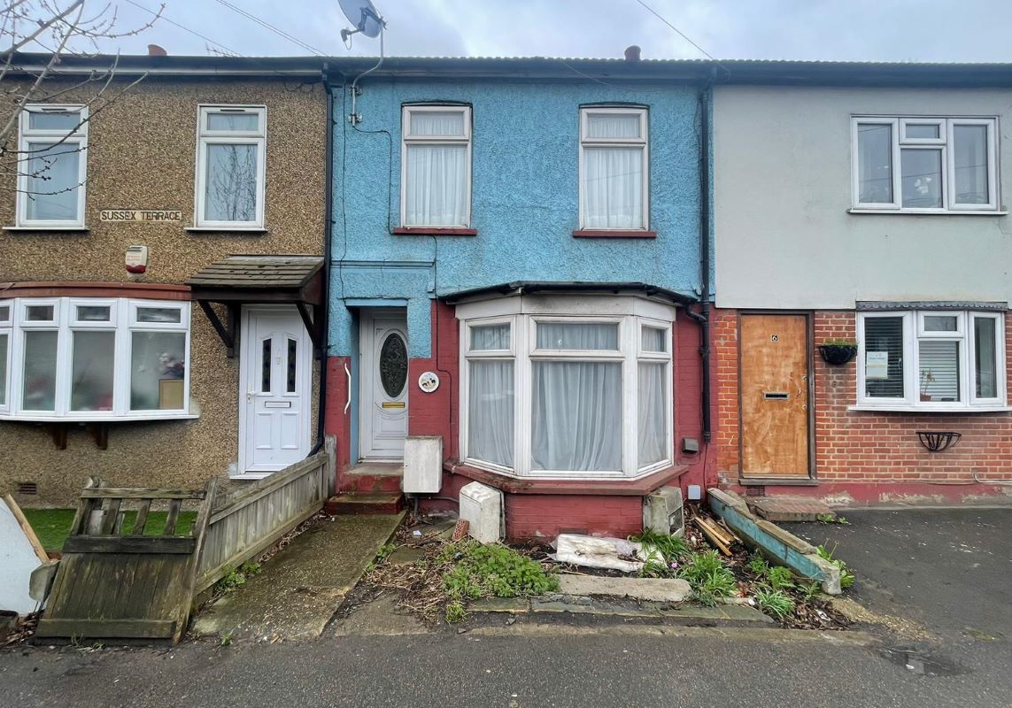 7 Sussex Terrace, London Road, Purfleet, Essex, RM19 1QU