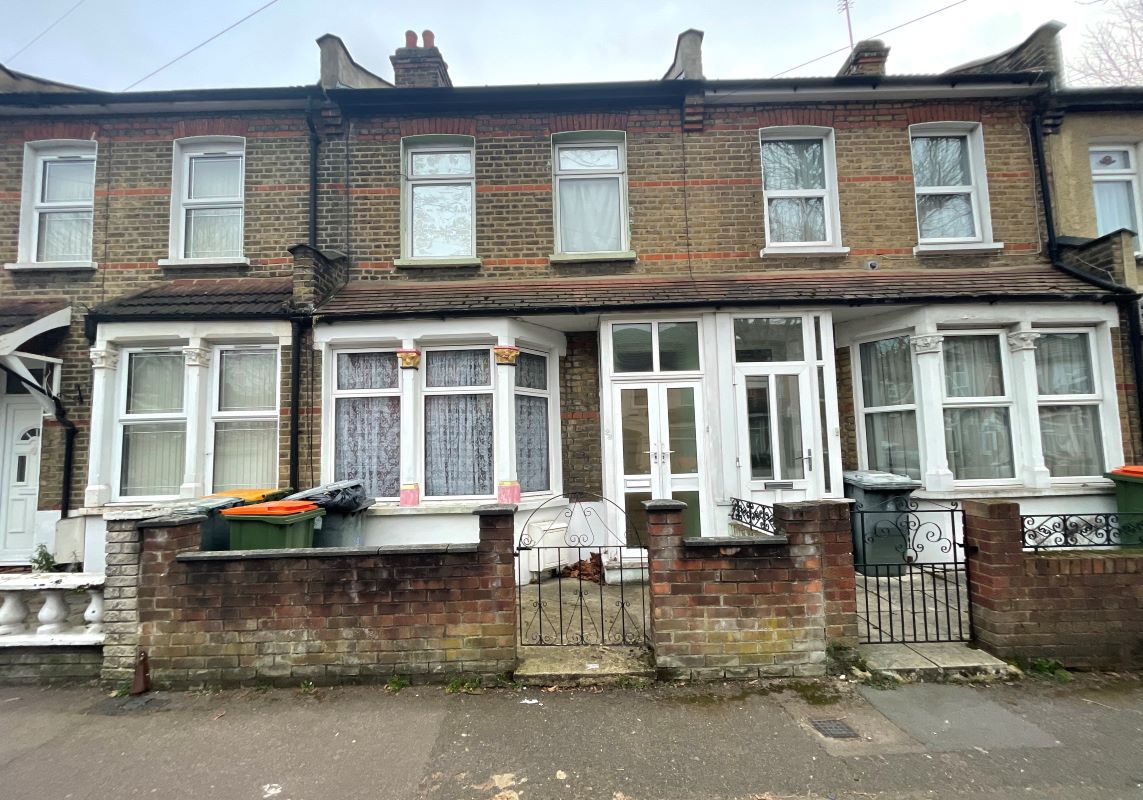 28 Grosvenor Gardens, East Ham, London, E6 3EP