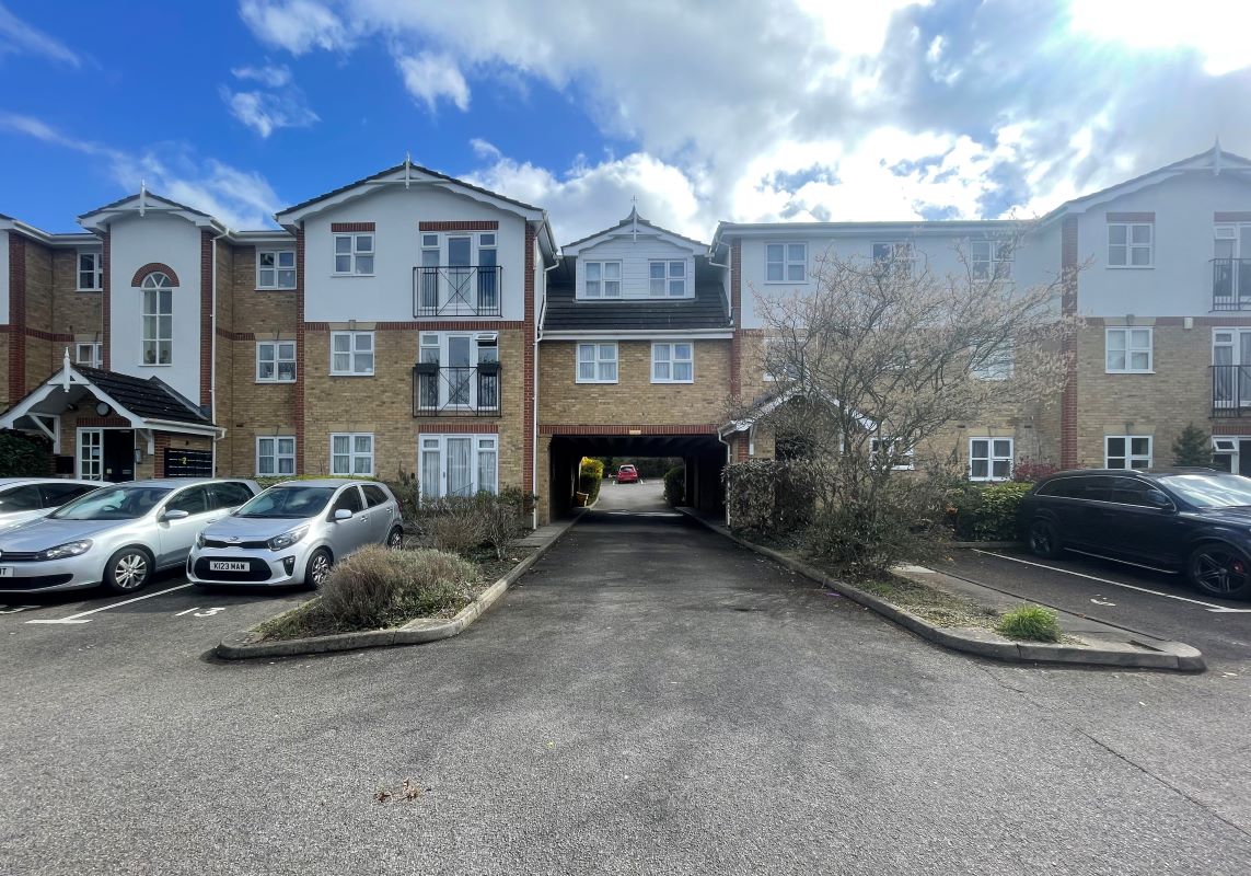 Flat 3 Denmore Court, 1 Springfield Road, Wallington, Surrey, SM6 0BE