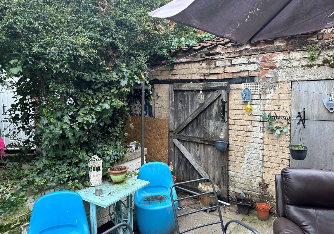 Outbuildings to the Rear of 6-8 Gateford Road, Worksop, Nottinghamshire, S80 1EB