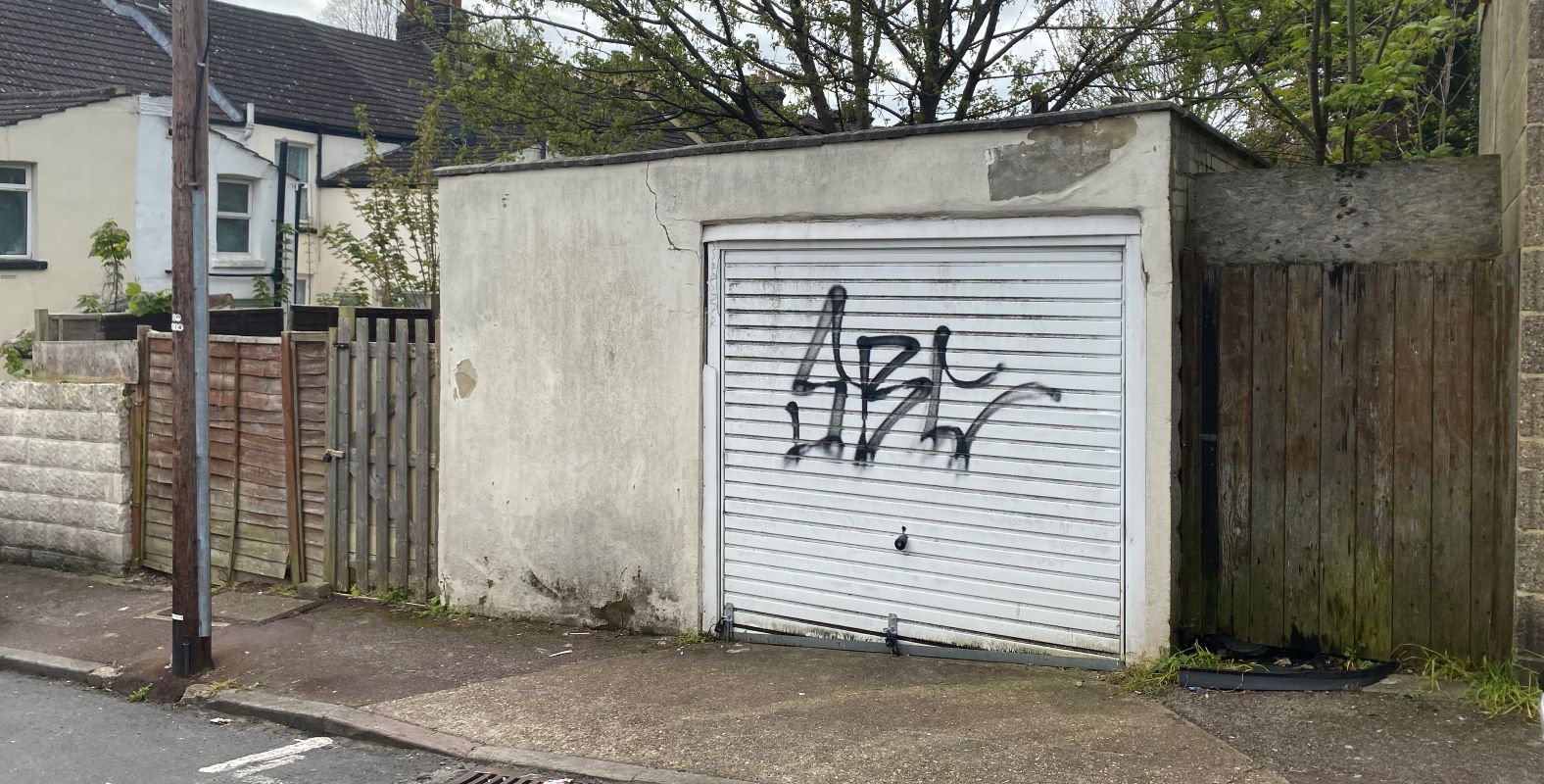 Garage to the Rear of 92 Dale Street, Chatham, Kent, ME4 6QH