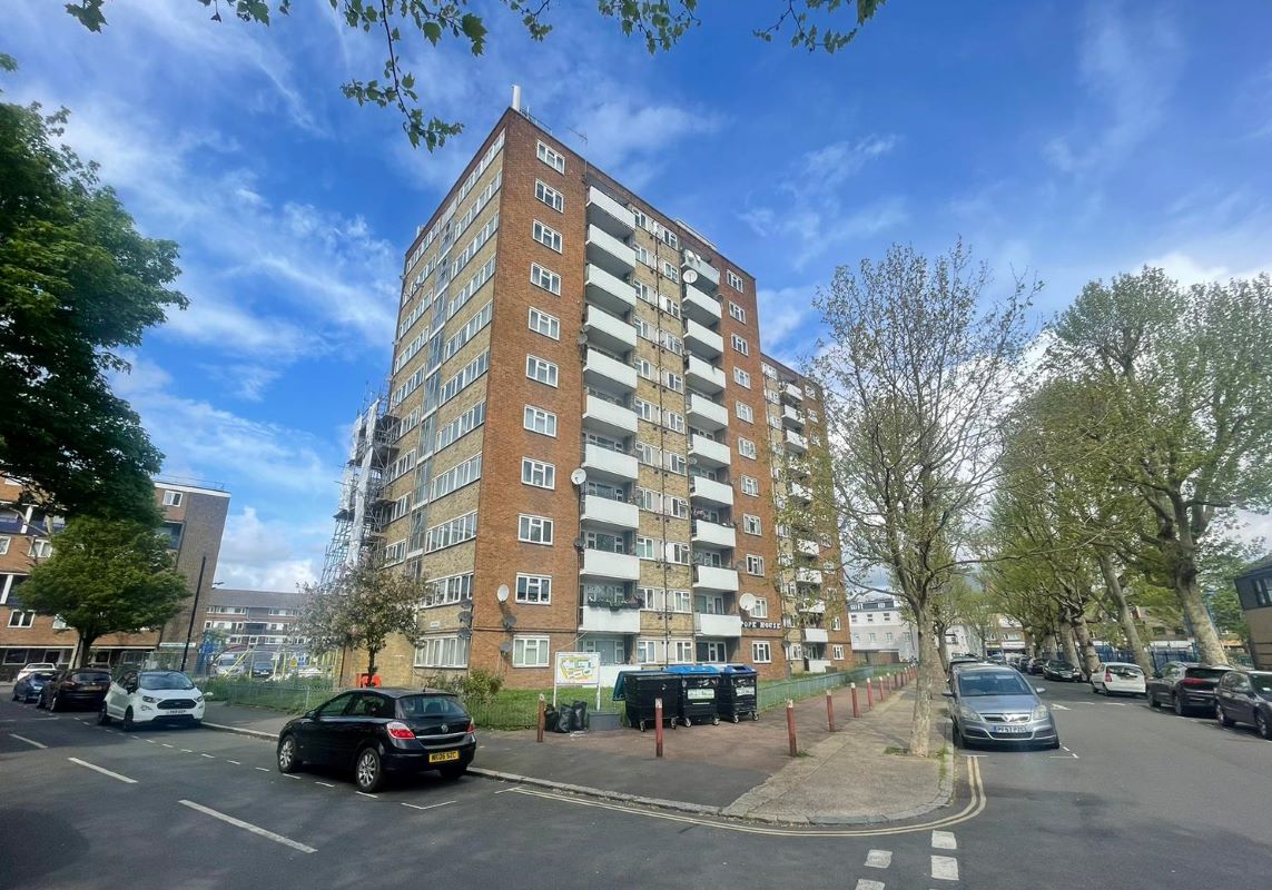 Flat 30 Pope House, Manor Estate, Bermondsey, London, SE16 3NU