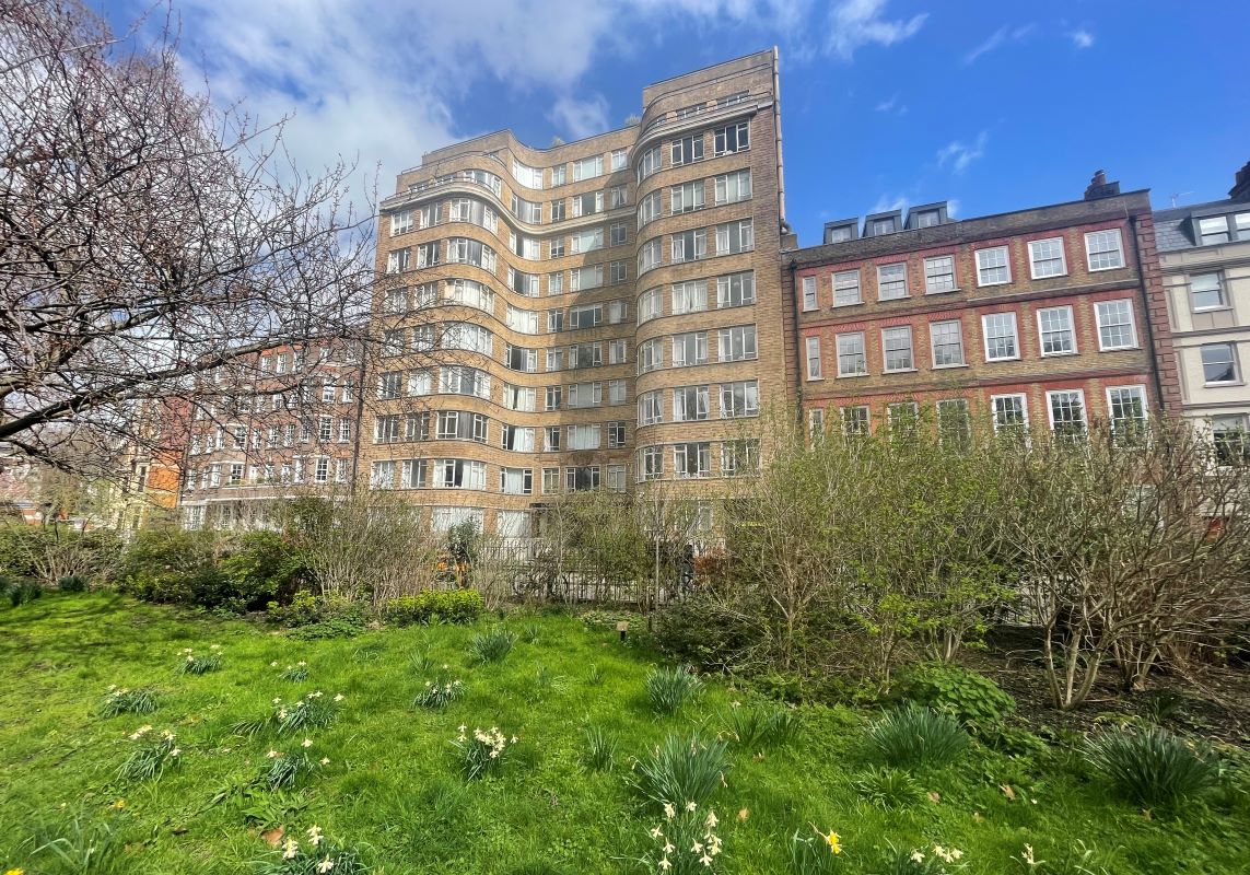 Flat 6 Florin Court, 6-9 Charterhouse Square, Barbican, London, EC1M 6ET