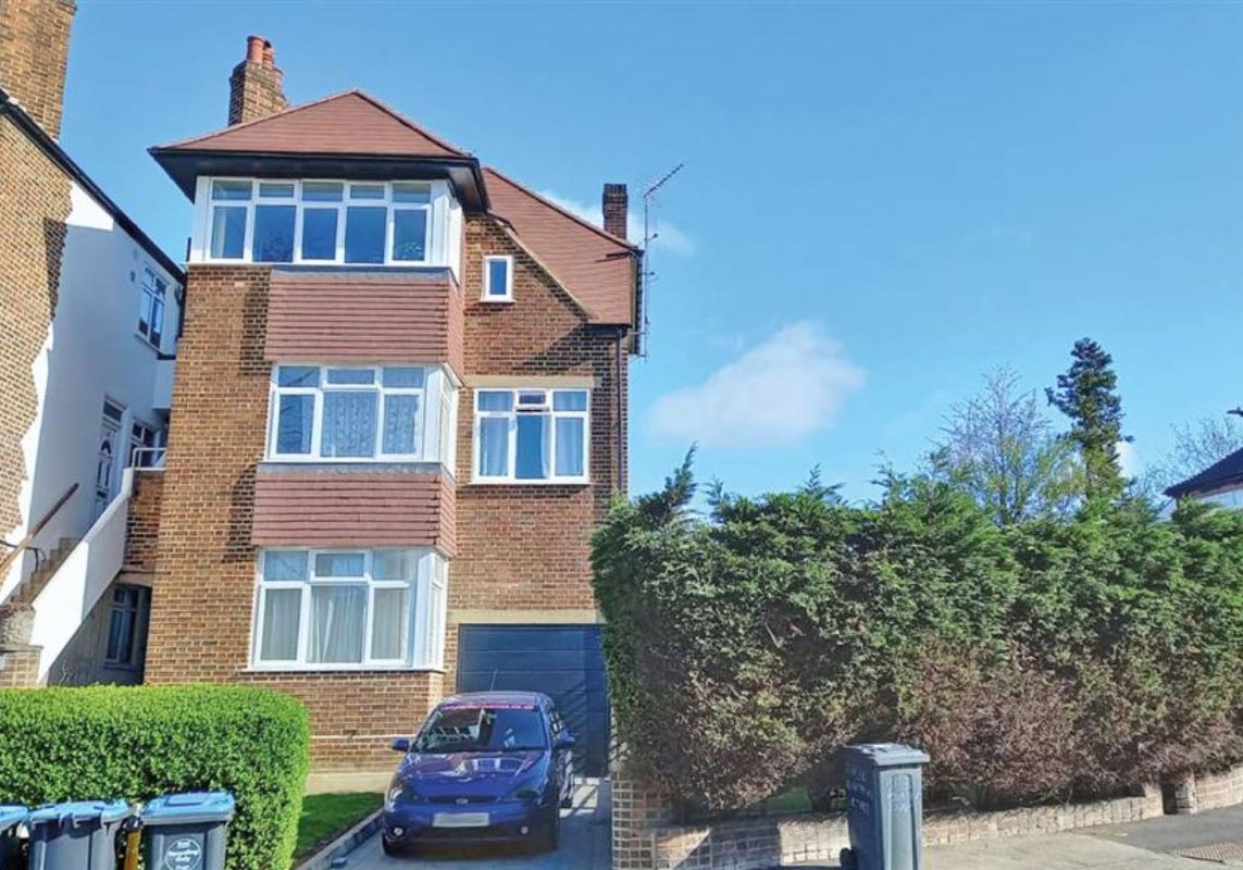 Flat 30 Mountaire Court, Highfield Avenue, Kingsbury, London, NW9 0QA