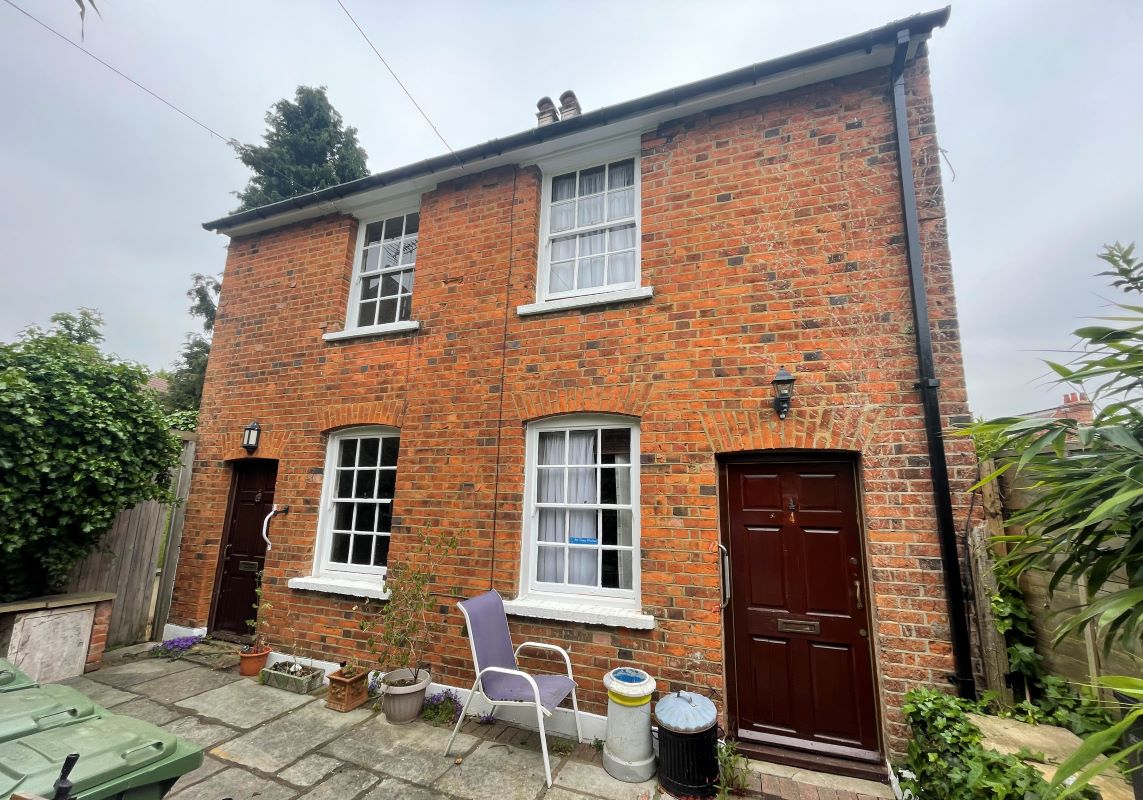 4 Franklin Cottages, Green Lane, Stanmore, Middlesex, HA7 3AB