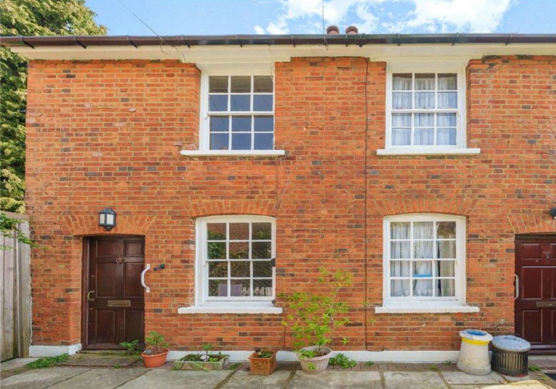 3 Franklin Cottages, Green Lane, Stanmore, Middlesex, HA7 3AB