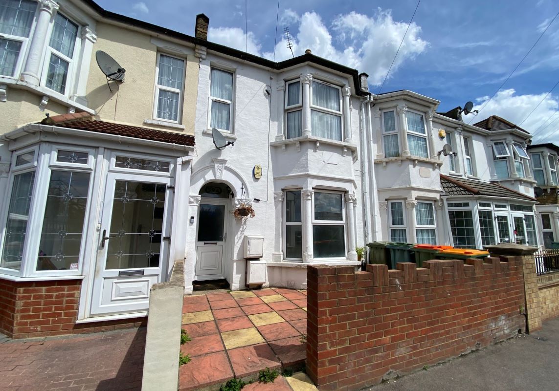 Ground Floor Flat, 59 Sheridan Road, Newham, London, E12 6QY