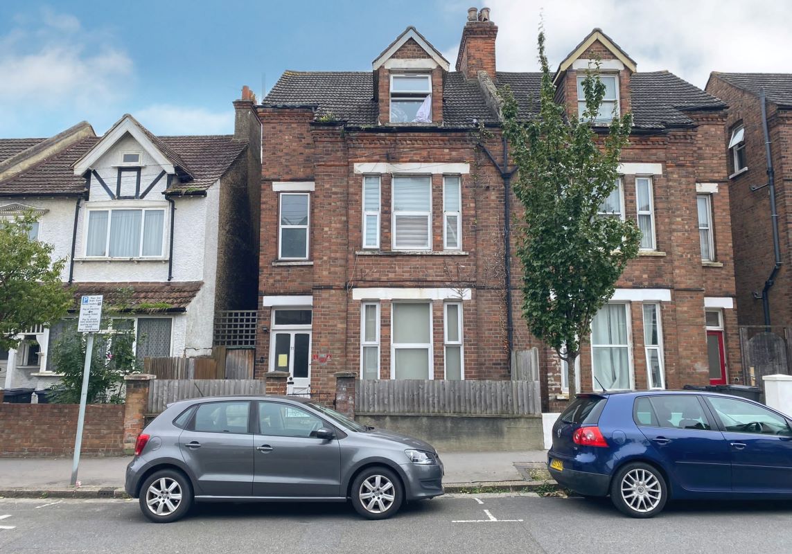 Flat 2, 11 Bulganak Road, Thornton Heath, Croydon, CR7 8JA