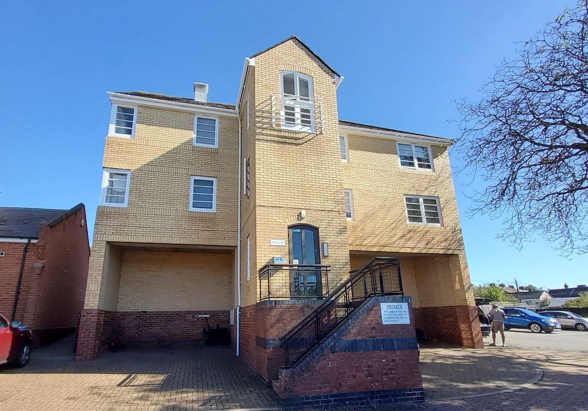 Flat 14 Mazers Court, Silks Way, Braintree, Essex, CM7 3GA