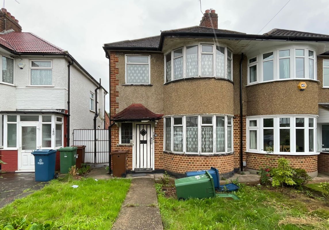 182 Cannon Lane, Pinner, Middlesex, HA5 1JD