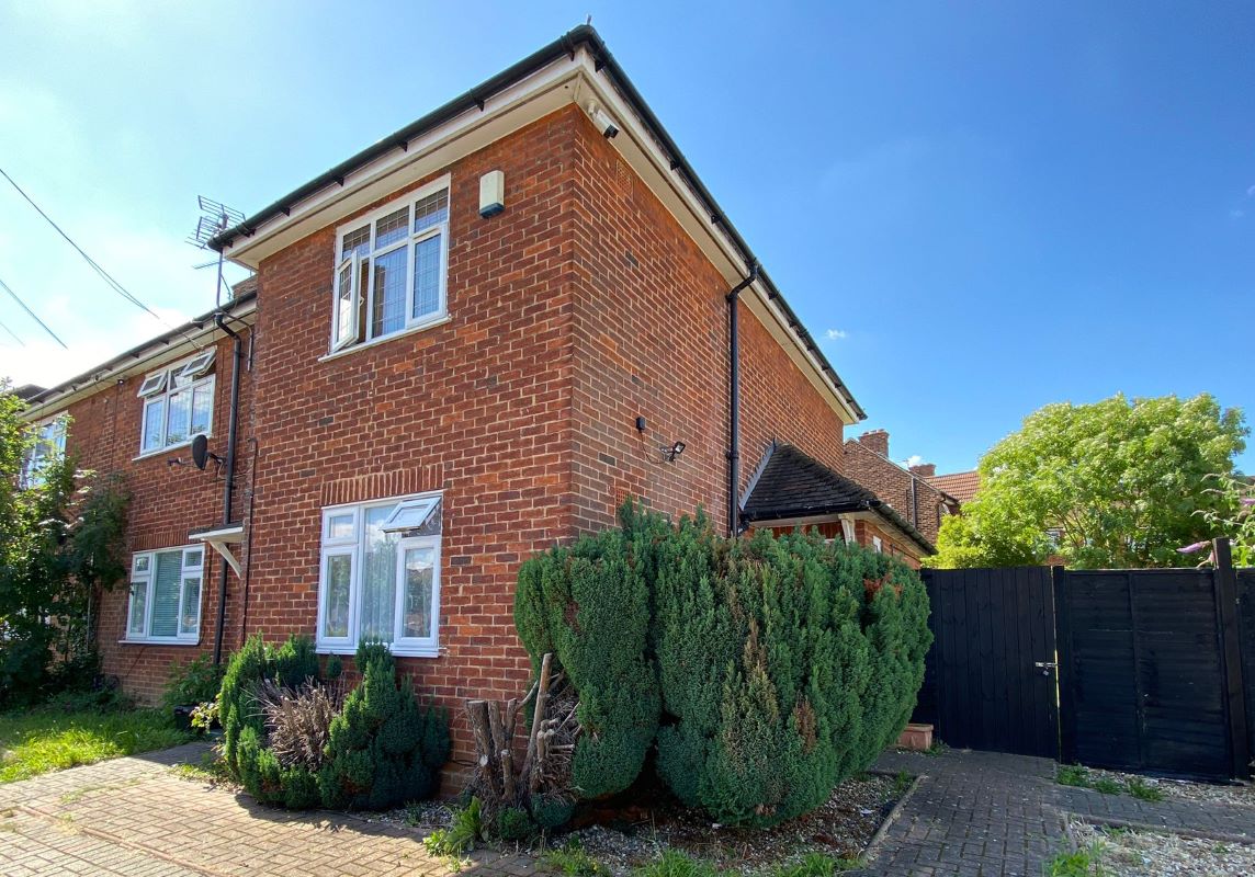 63 Finchingfield Avenue, Woodford Green, Essex, IG8 7JZ