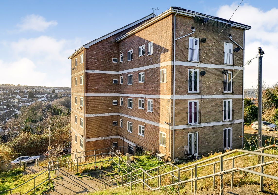 Flat 17 Samuels Tower, Longhill Avenue, Chatham, Kent, ME5 7AT