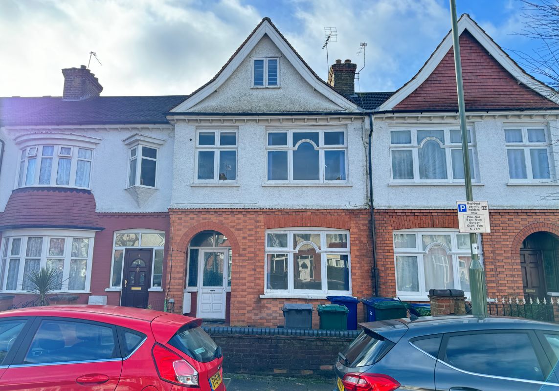 13A Highwood Avenue, North Finchley, London, N12 8QL