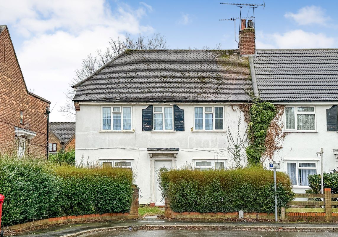 33 Beechwood Gardens, Slough, Buckinghamshire, SL1 2HW